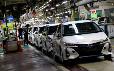 Αλλαγή πλάνων για την Toyota - Τι έμαθε από την Tesla