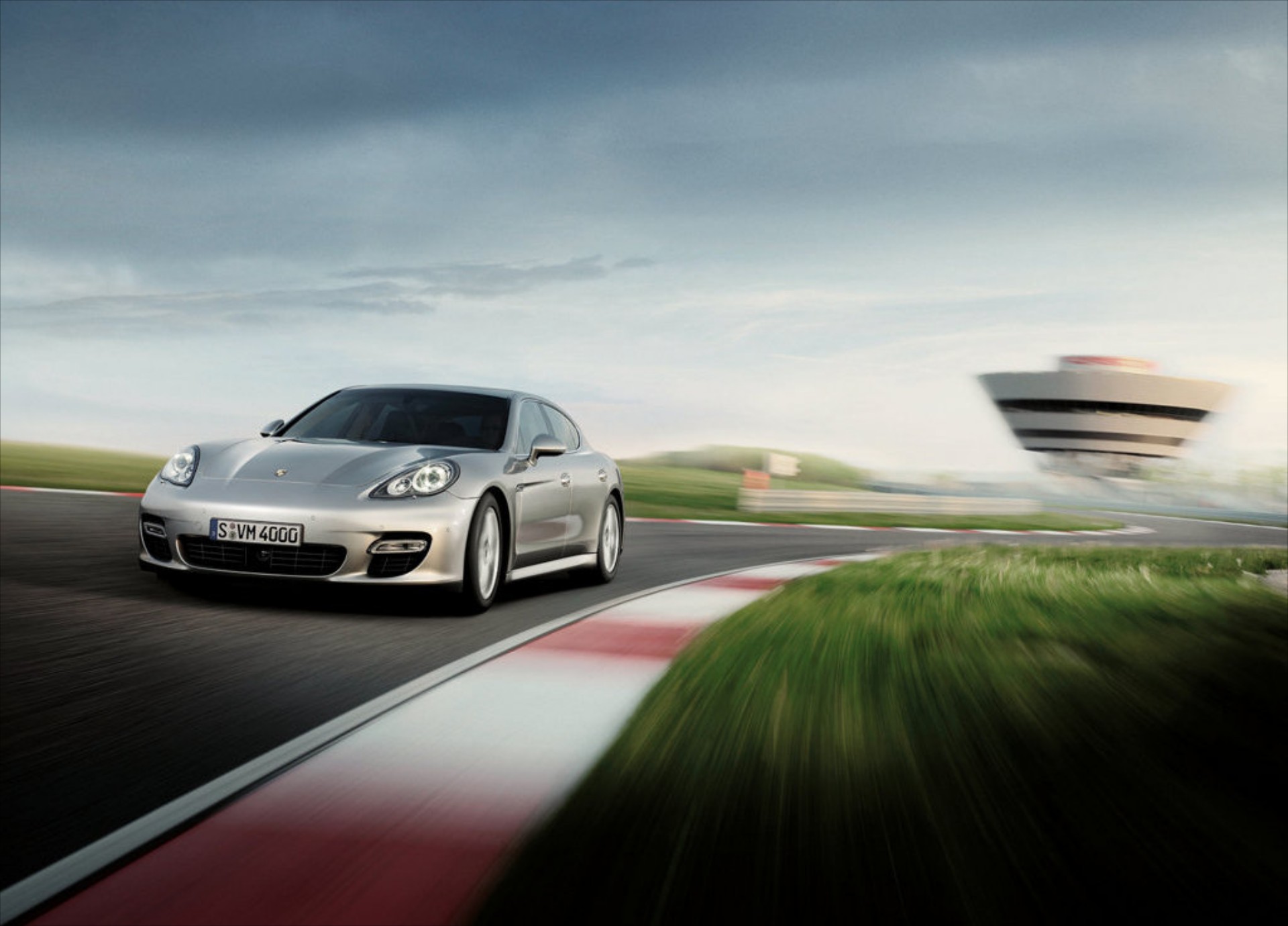 Ετοιμάζεται Porsche Panamera Diesel