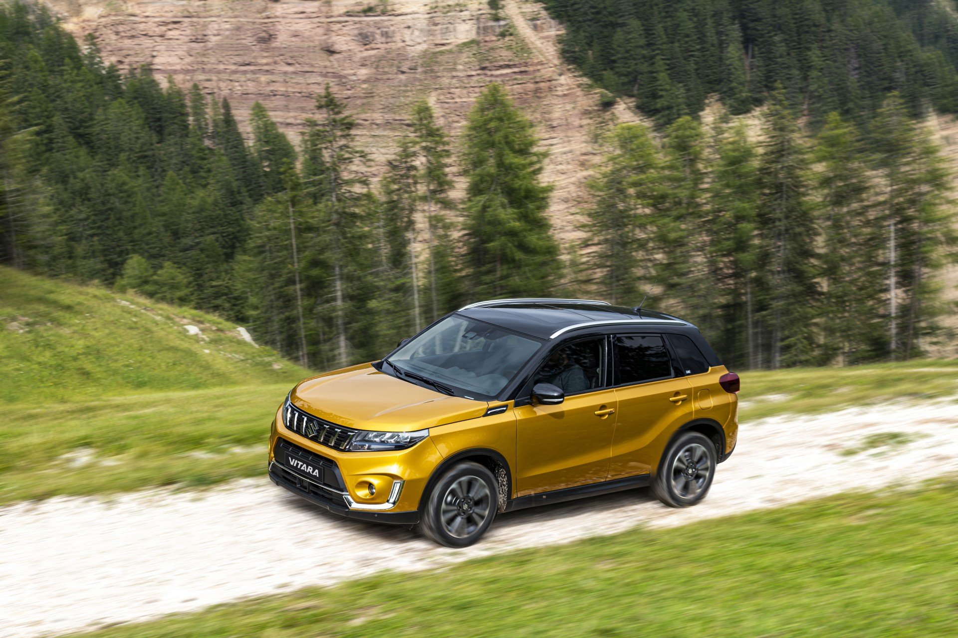 Suzuki SUV: Όλα Hybrid. Όλα 4x4