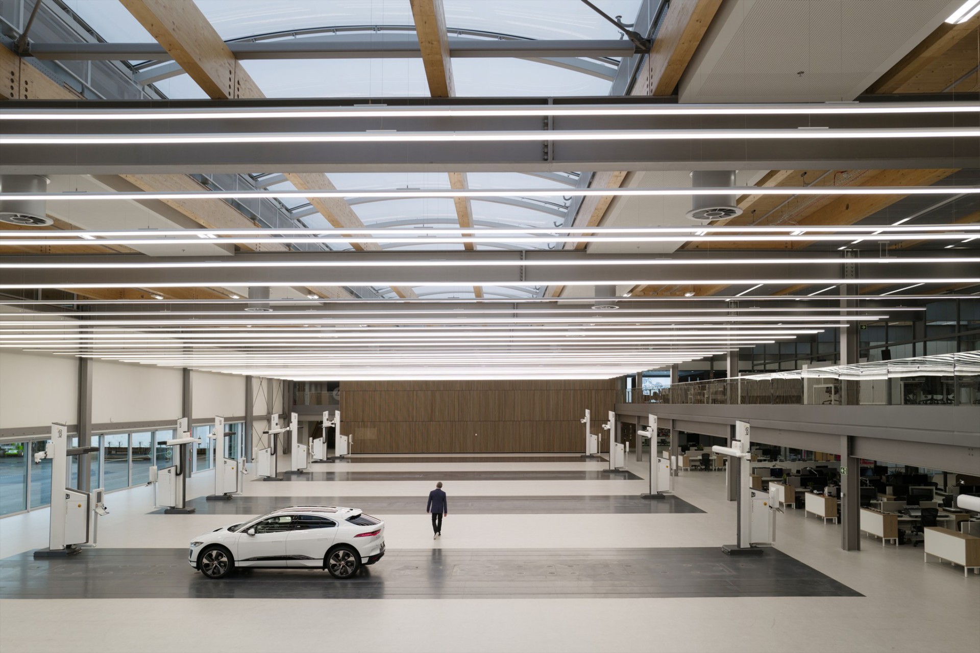 Ποια εταιρεία αυτοκινήτου παίρνει απολυμένους από Twitter, Amazon, Facebook;