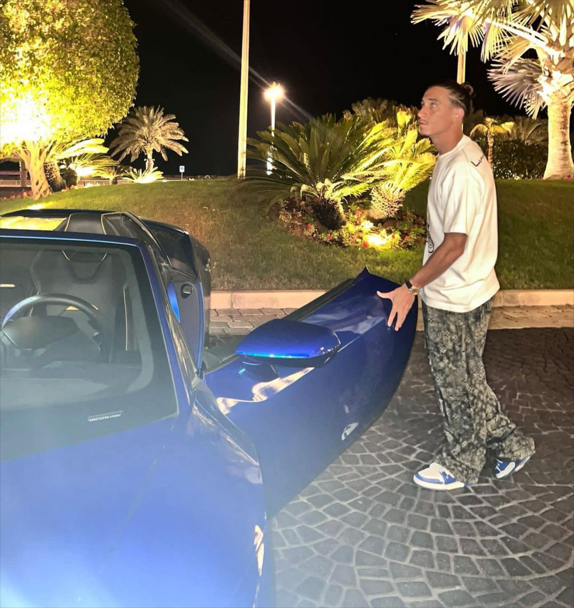 Ο Κώστας Τσιμίκας και η Lamborghini του – Δείτε ποιο supercar κυκλοφορεί