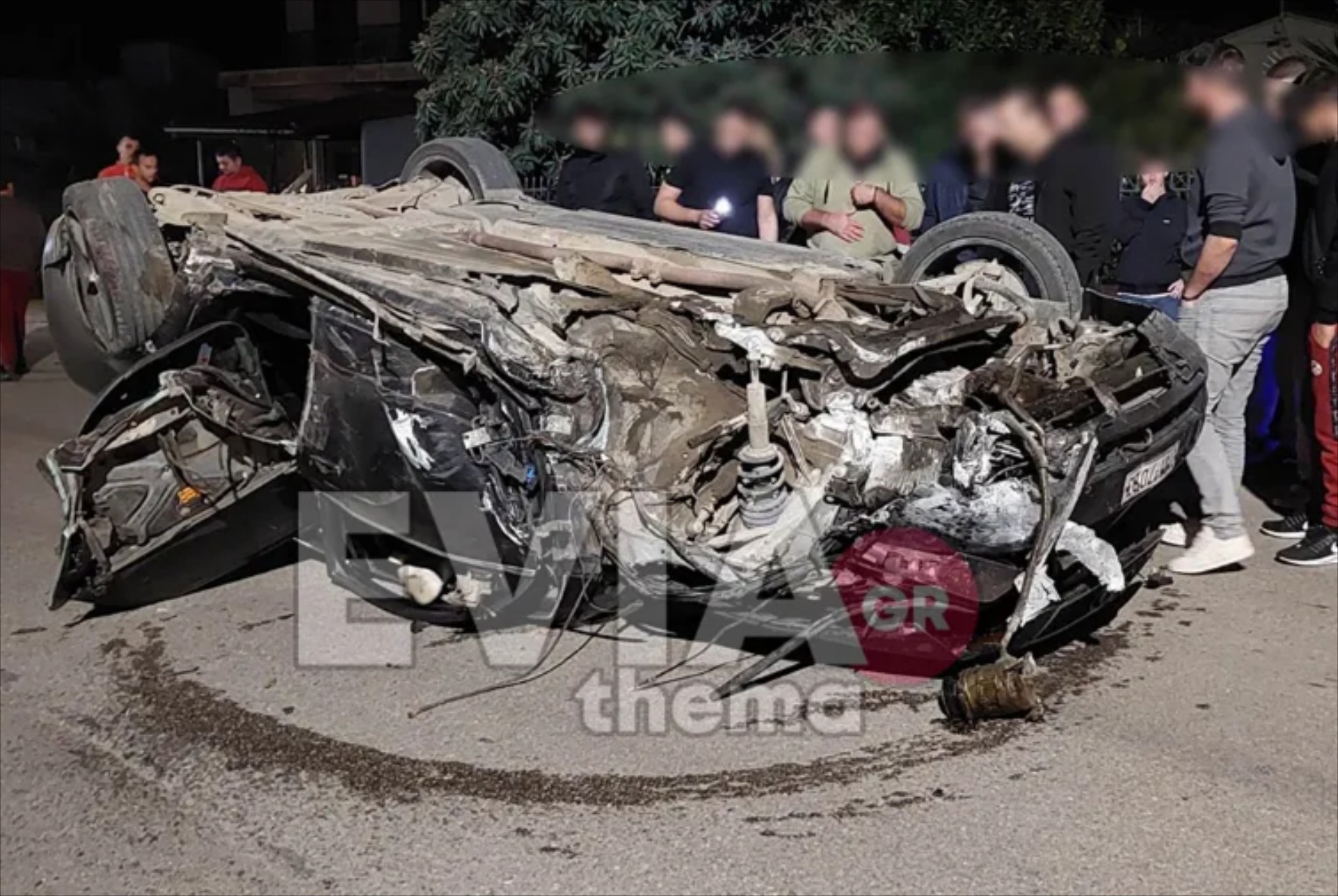 Τον πήρε ο ύπνος στο τιμόνι – Τράκαρε και τούμπαρε (δείτε εικόνες) 