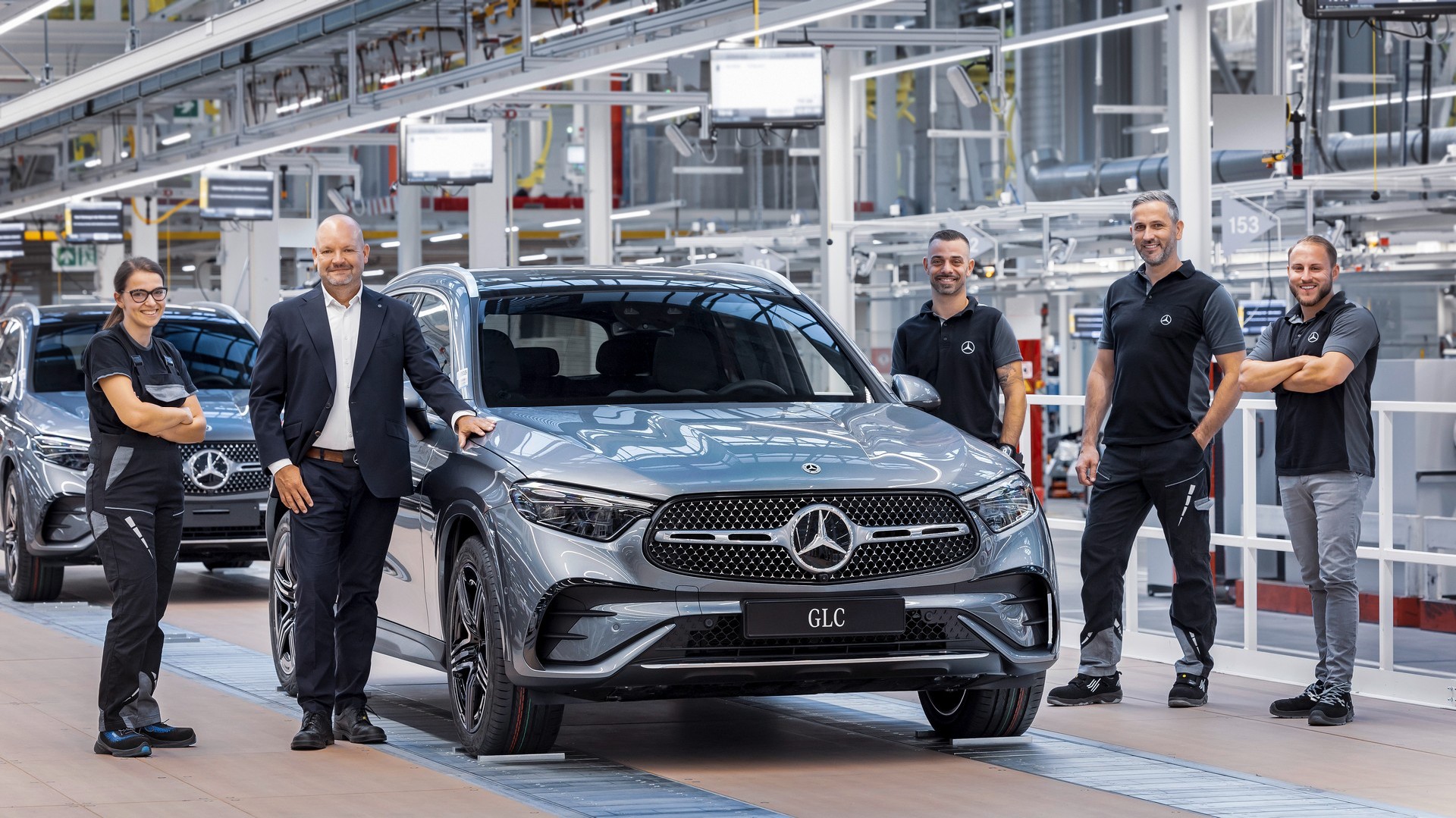 Απίστευτο bonus από τη Mercedes-Benz σε 93.000 εργαζομένους