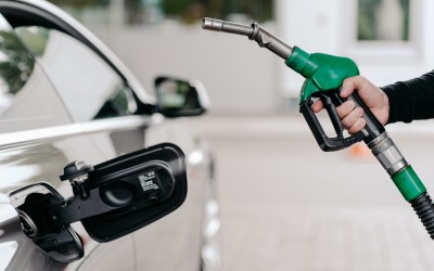 Πέφτουν οι τιμές καυσίμων – Γιατί συμβαίνει αυτό;