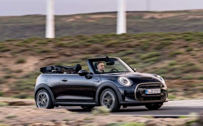 Η MINI παρουσίασε το πρώτο ηλεκτρικό cabrio στον κόσμο 