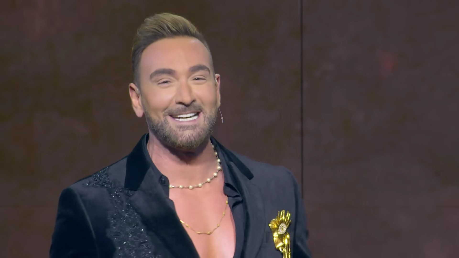 Νίκος Κοκλώνης: Η Μύκονος, τα supercars και το SUV των 350.000 €