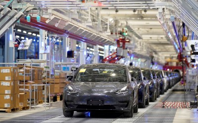 Video: Δες πώς φτιάχνεται το Tesla Model Y