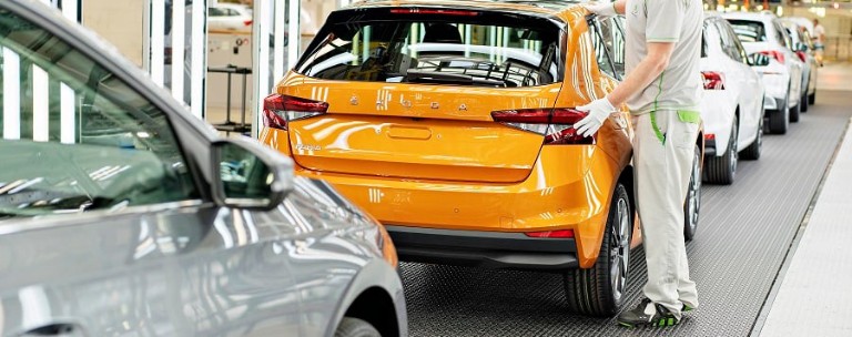 Skoda: «Λουκέτο» σε εργοστάσιο αν δεν αλλάξει το Euro 7