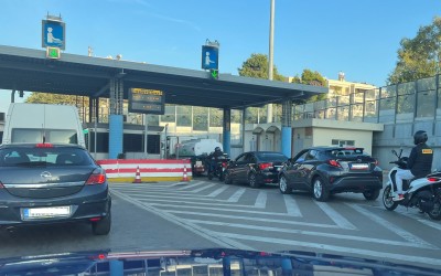 Έβγαλε όπλο στην Αττική Οδό – Πήρε τα λεφτά από τα διόδια 