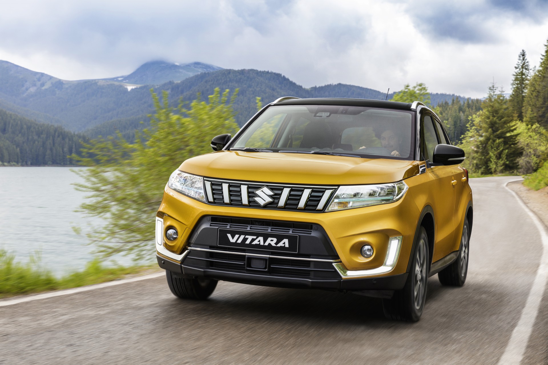 Suzuki VITARA: Το υβριδικό SUV-ορόσημο