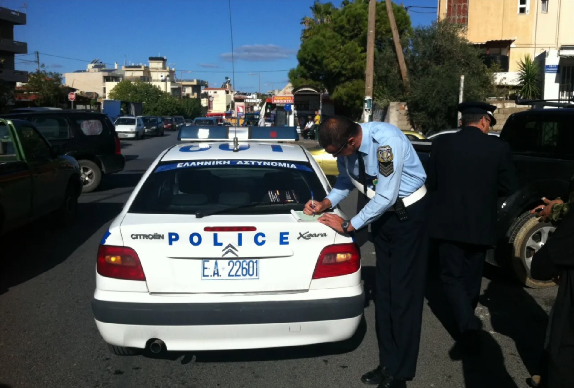 Πρόστιμο 700 ευρώ στον συνοδηγό - Πότε επιβάλλεται;