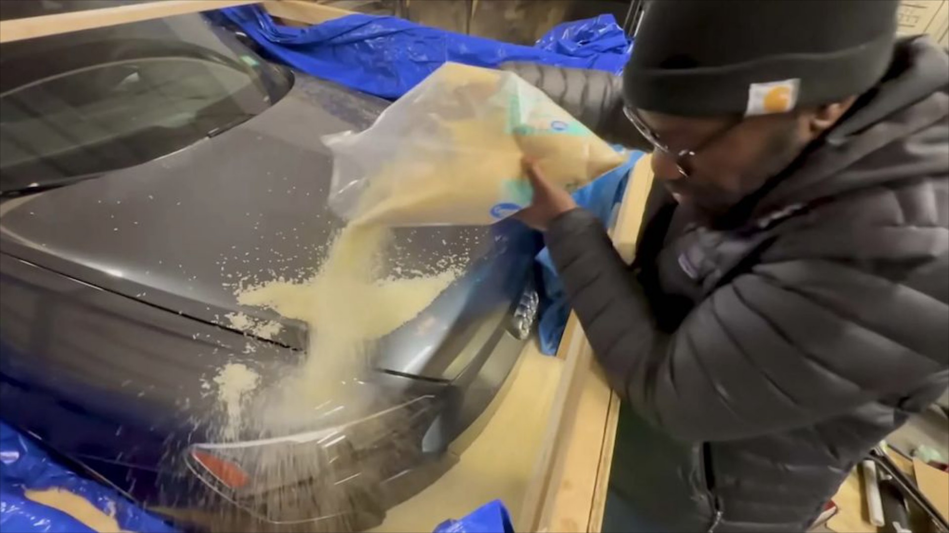 Πώς μπορούν 2 τόνοι ρύζι να επισκευάσουν ένα Audi e-tron GT; [video]