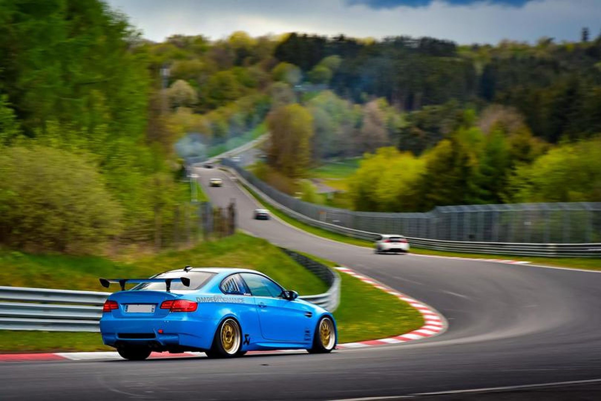 Δεν θέλουν αργούς στο Nurburgring - Μπήκε κατώτατο όριο ταχύτητας