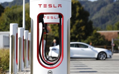 Νέος Tesla Supercharger στην Ελλάδα: Πού φτιάχνεται, πότε θα είναι έτοιμος