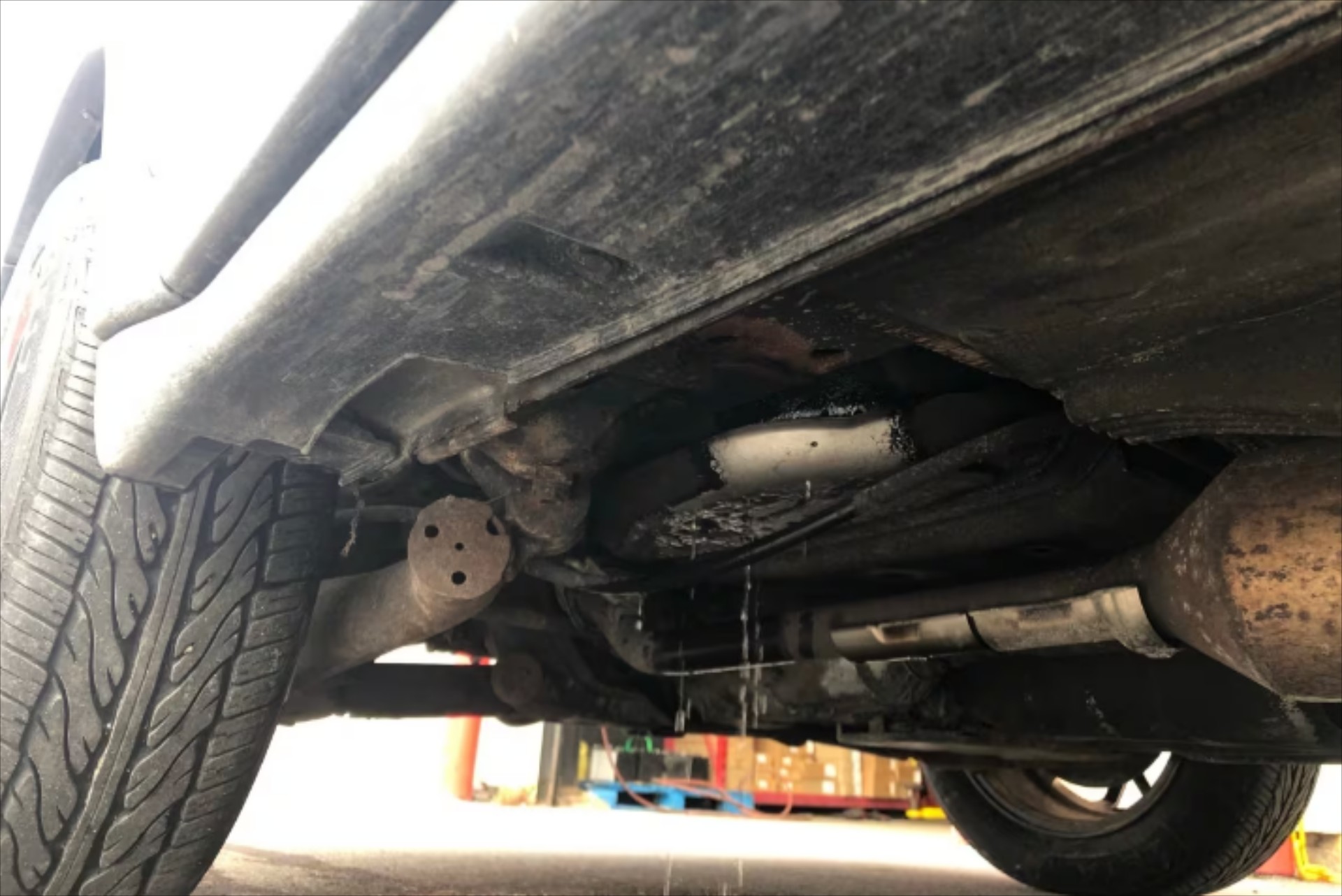 Χανιά: Έκλεβαν τη βενζίνη τρυπώντας τα ντεπόζιτα 