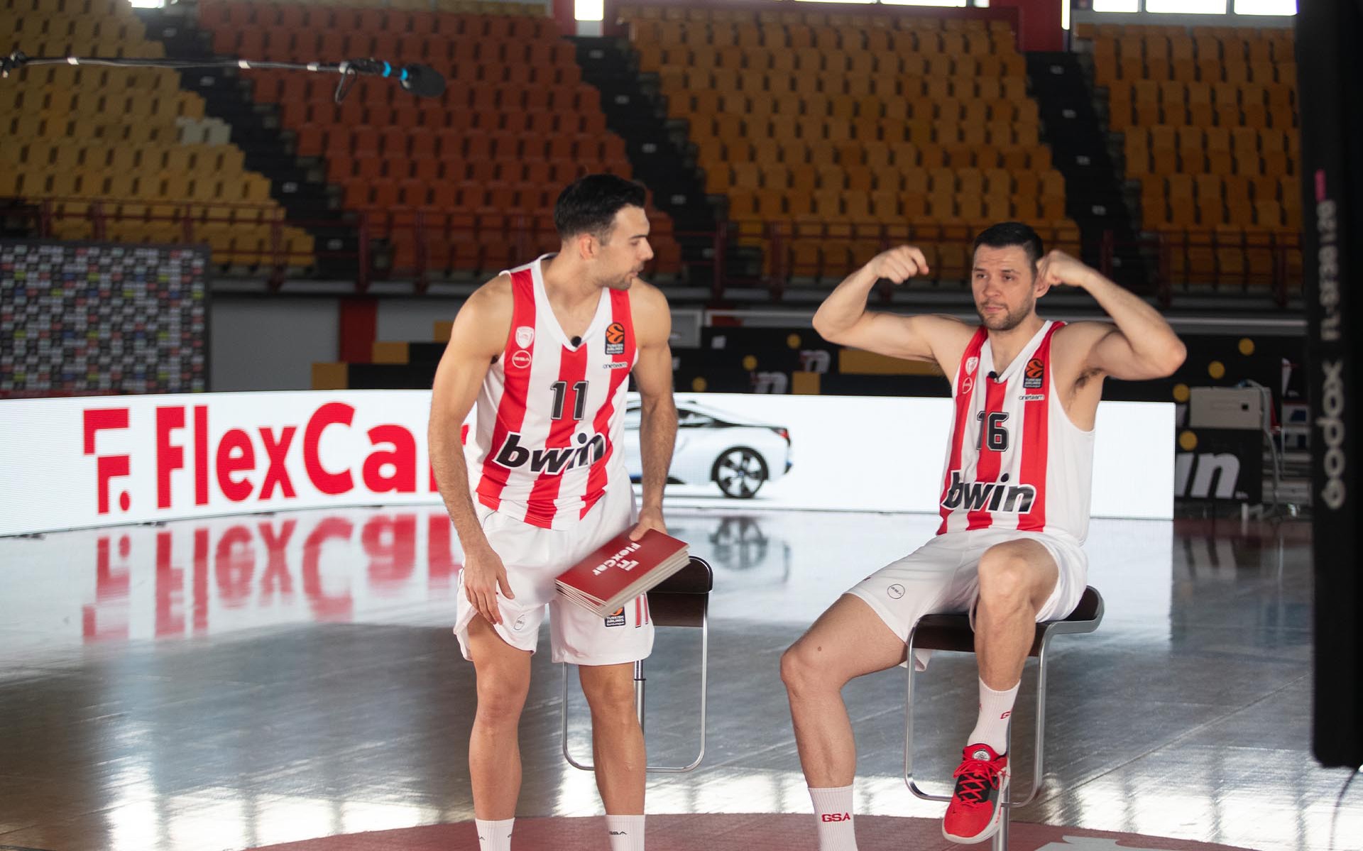 Final Four - Oλυμπιακός: Πήγαμε να ψαρώσουμε τους παίκτες με τεχνικές ερωτήσεις για αυτοκίνητα. Δες ποιος την πάτησε. 