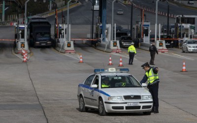 Στα διόδια Μαλγάρων δεν γλυτώνει κανείς – Τι βρήκε η αστυνομία μέσα στο ελαστικό; [video] 