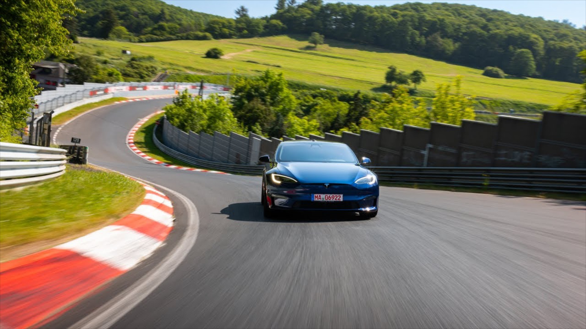 Tesla Model S Plaid: Νέο ρεκόρ στο Nurburgring – Μήπως όμως έκλεψε; [video]