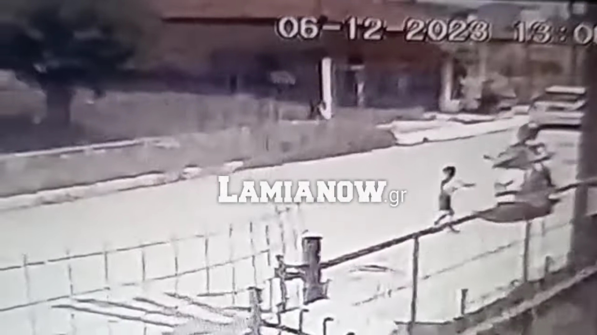 Video: Οργή στη Λαμία - Μοτοσικλέτα παρασύρει 5χρονο και φεύγει!