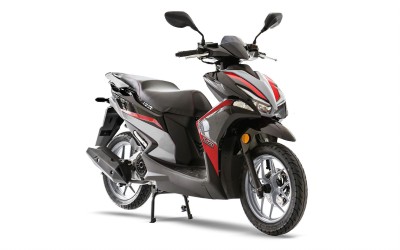 Ήρθε Ελλάδα το προσιτό μοντέρνο σκούτερ UM XPEED 125 RX