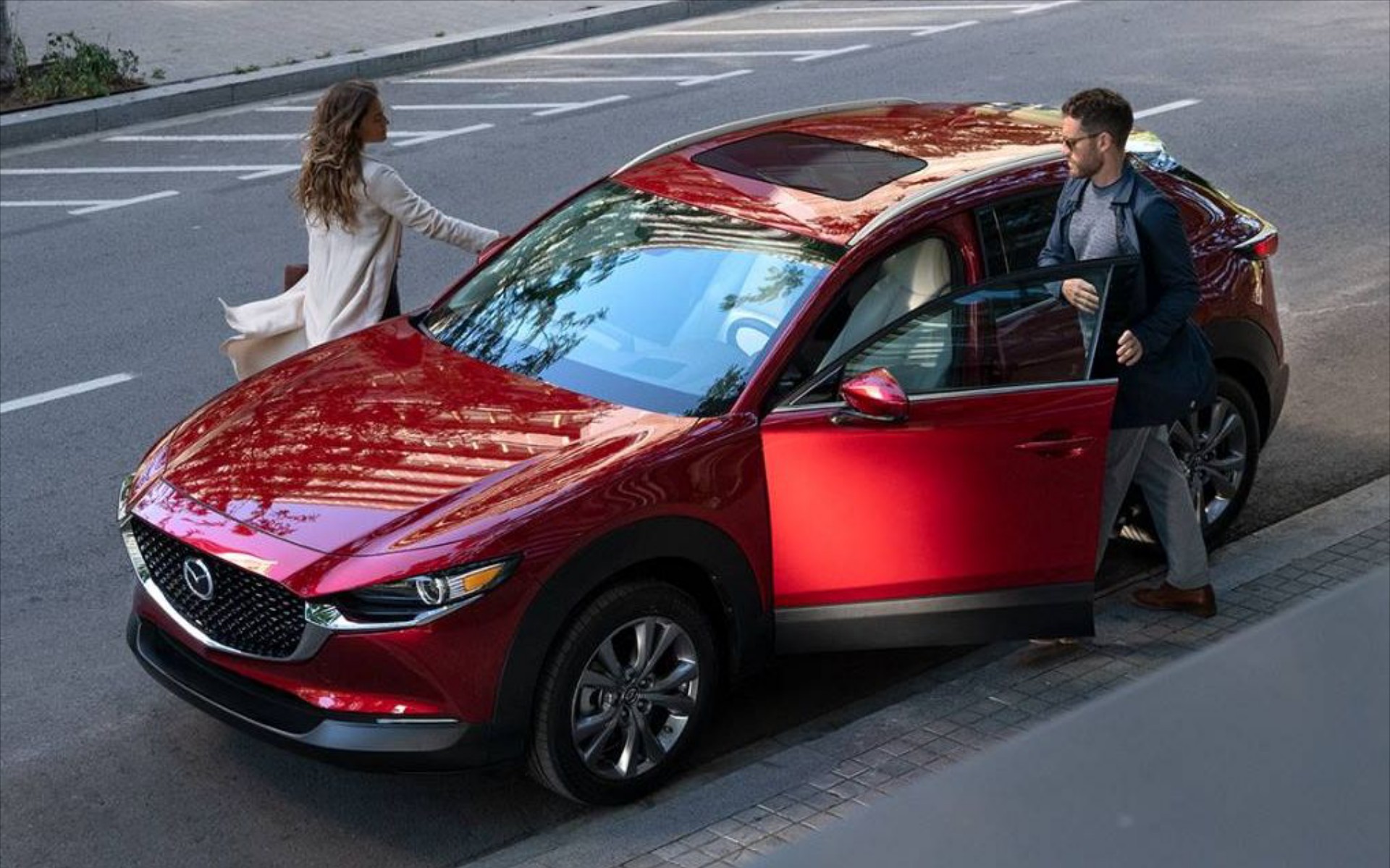 Η… περίεργη σχέση της Mazda με τα υφάσματα!