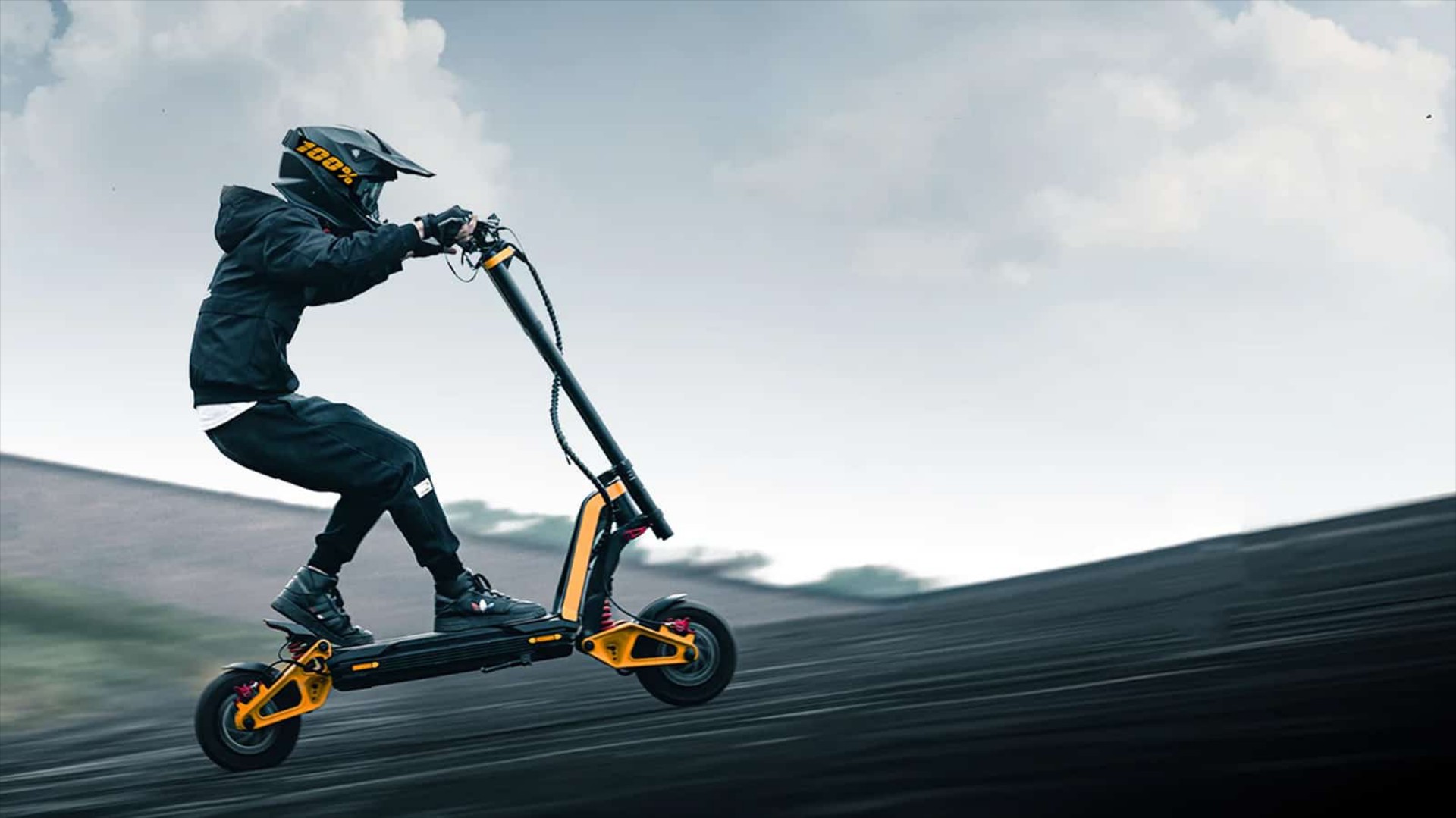 «Νομιμοποιήστε τα πατίνια των 60 km/h»! Ποιοι θέλουν την... βιαστική κινητικότητα