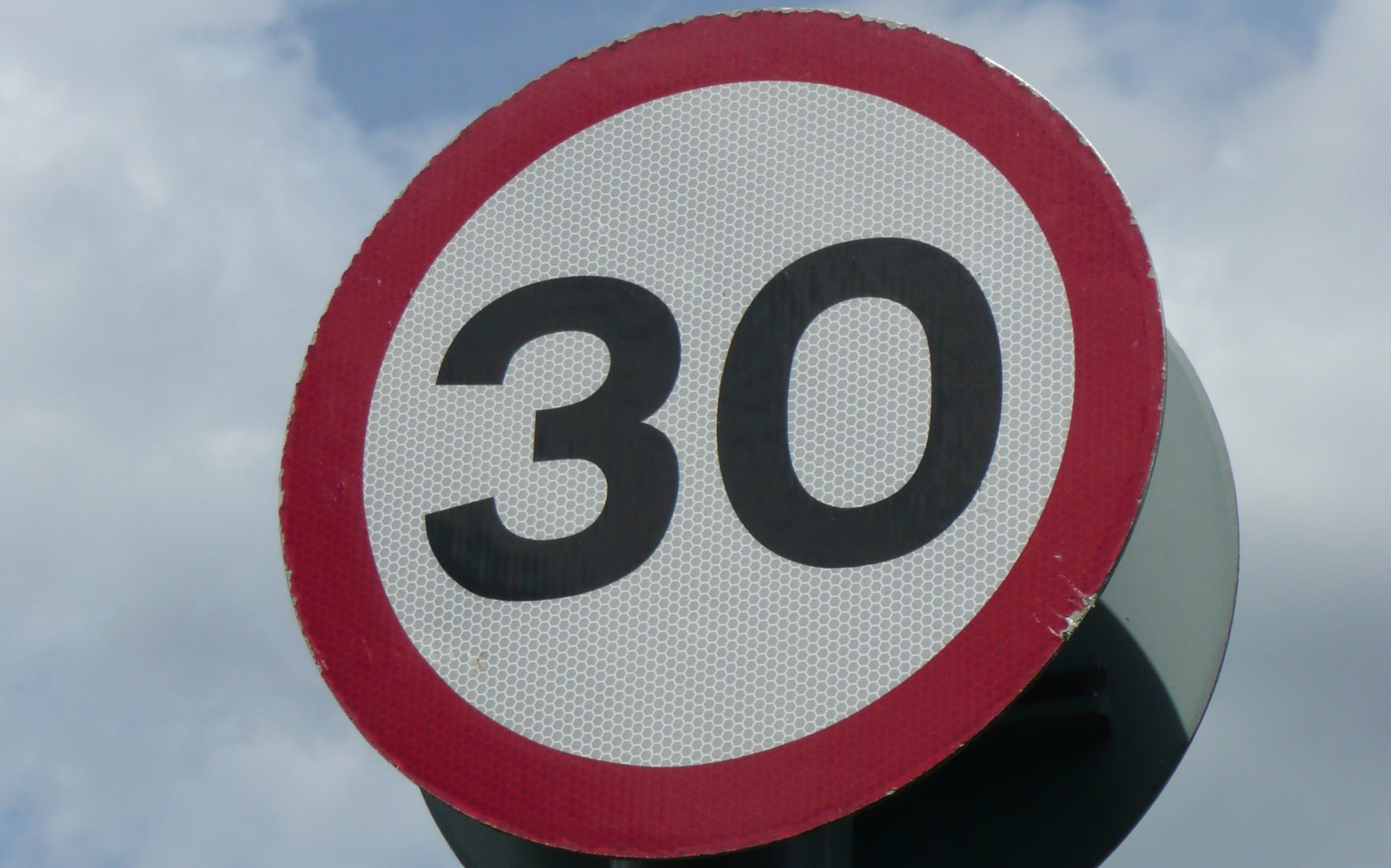 Επίσημο: Θέλουν όριο 30 km/h στην Αθήνα, και Δακτύλιο με κάμερες