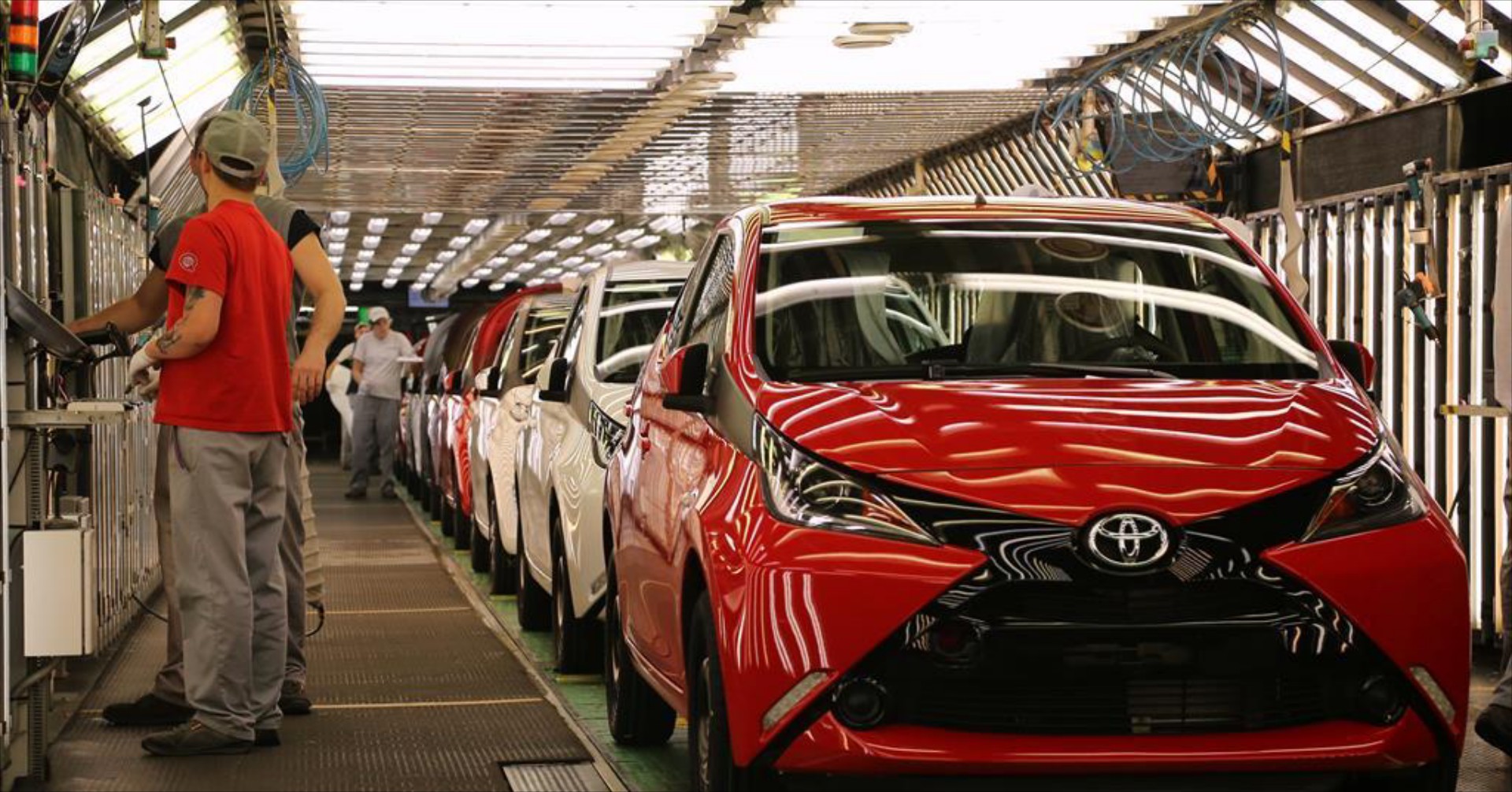 Λόγω φωτιάς σταμάτησε η παραγωγή στο εργοστάσιο της Toyota στην Τσεχία! [video]