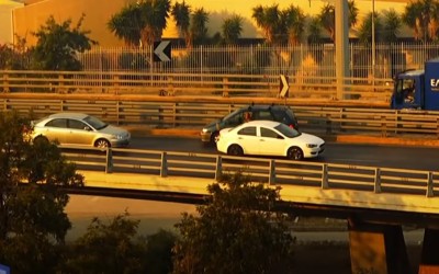 Απίστευτο: Μπήκε ανάποδα στην εθνική οδό στον Πειραιά [Video]