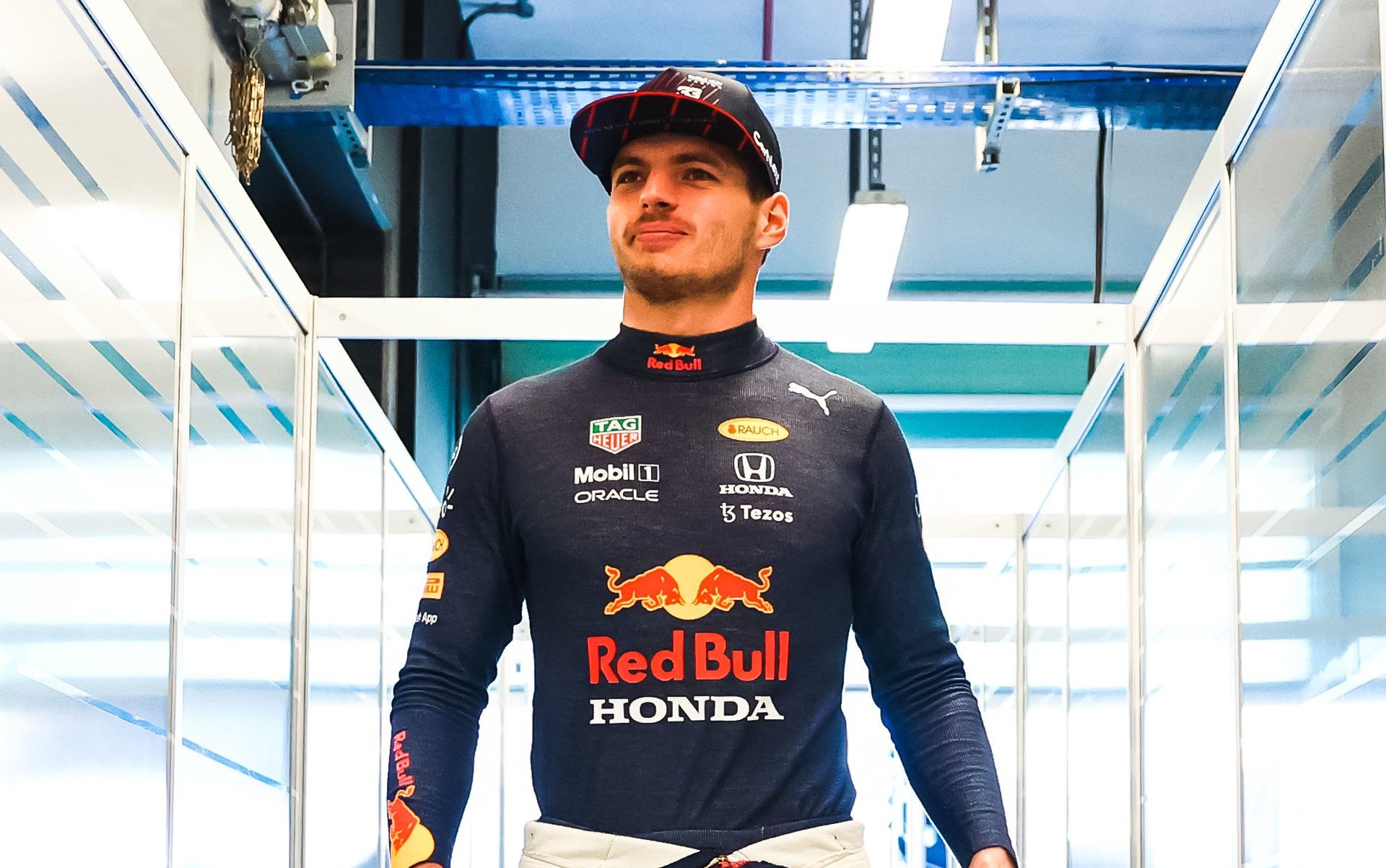 Max Verstappen: Η αστυνομία τον «κυνηγά» να του ρίξει πρόστιμο – Δες το video που τον πρόδωσε