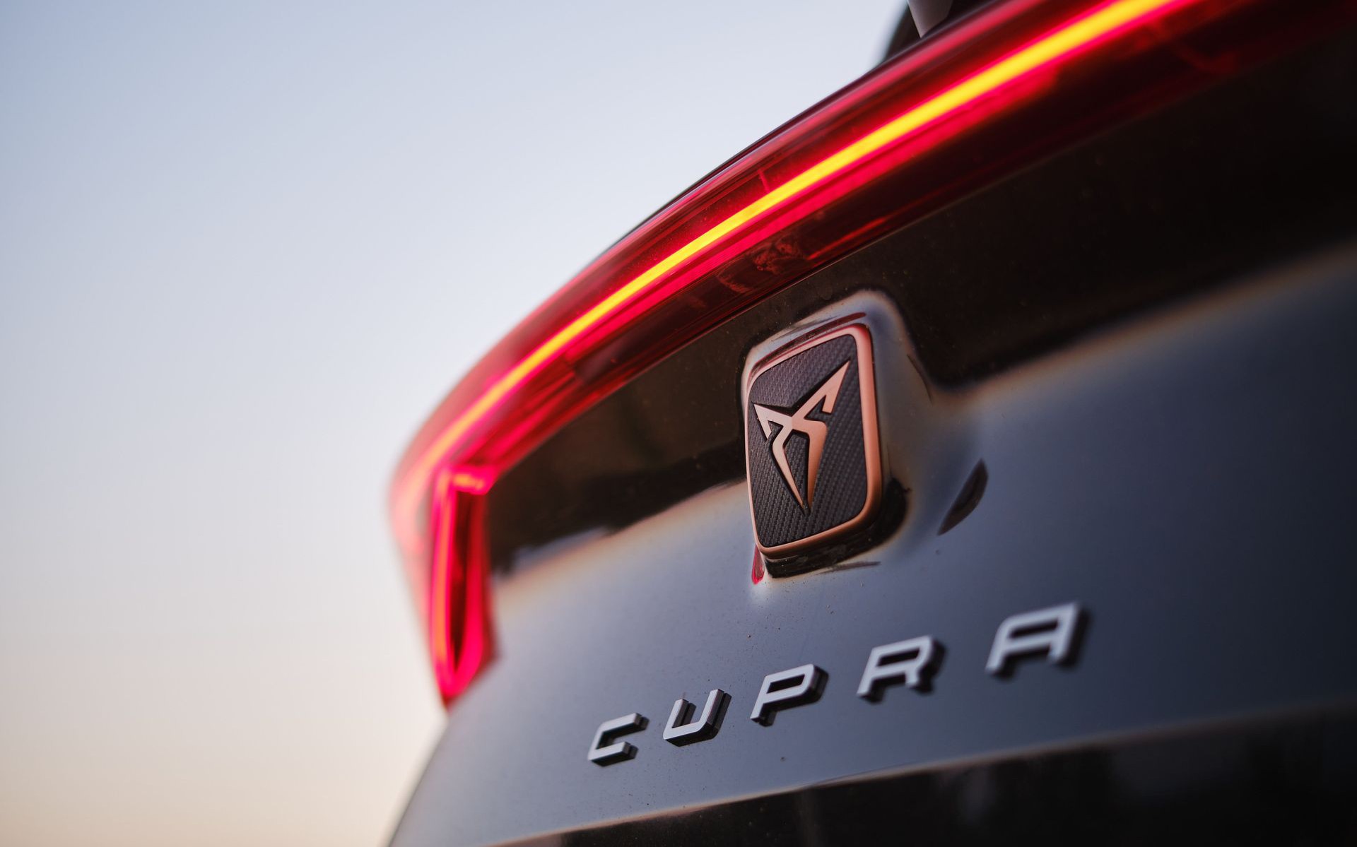 CUPRA: Τι σημαίνει το όνομά της, τι συμβολίζει το σήμα