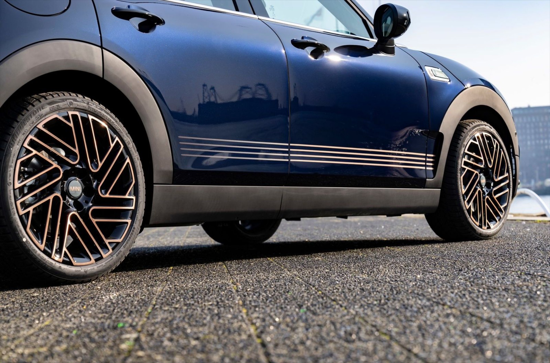 Αυτό είναι το τελευταίο αυτοκίνητο στον κόσμο με 6 πόρτες