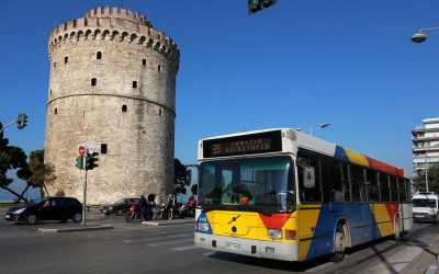 Απίστευτο κι όμως ελληνικό! Κομμάτι οροφής λεωφορείου έπεσε στο κεφάλι γυναίκας!