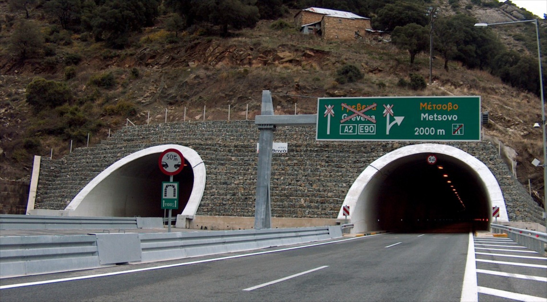 Έβαλαν ρομπότ στις σήραγγες της Εγνατίας Οδού