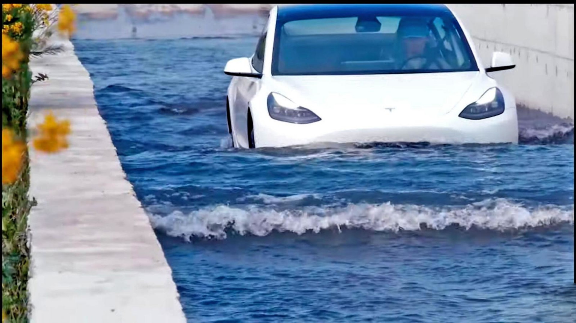 Tesla Model Y χάλασε μετά από οδήγηση στη βροχή - Αλήθεια ή ψέματα;