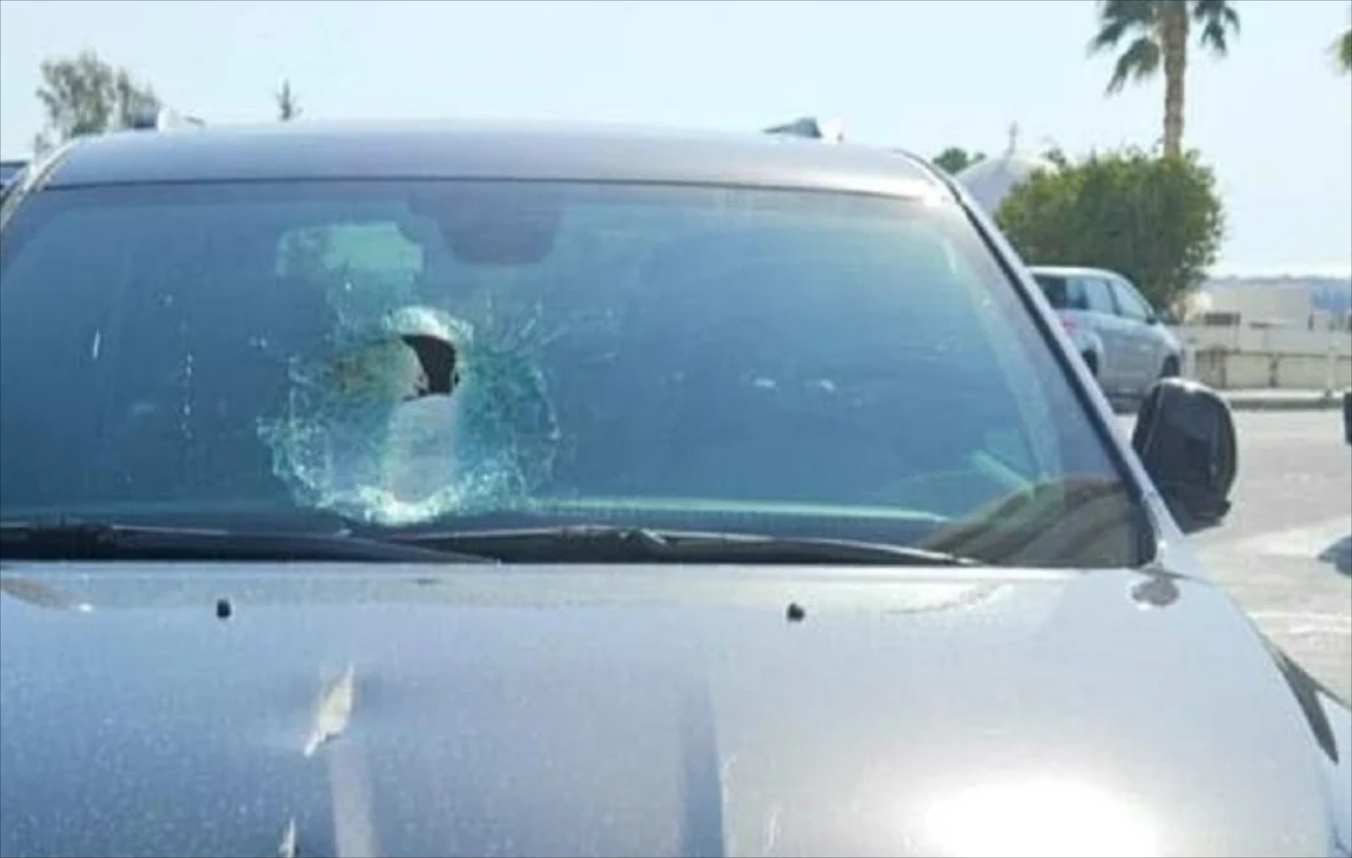 Κύπρος: Πέτρα έσπασε το παρμπρίζ ενός Jeep – Χτύπησε ένα κοριτσάκι στο κεφάλι