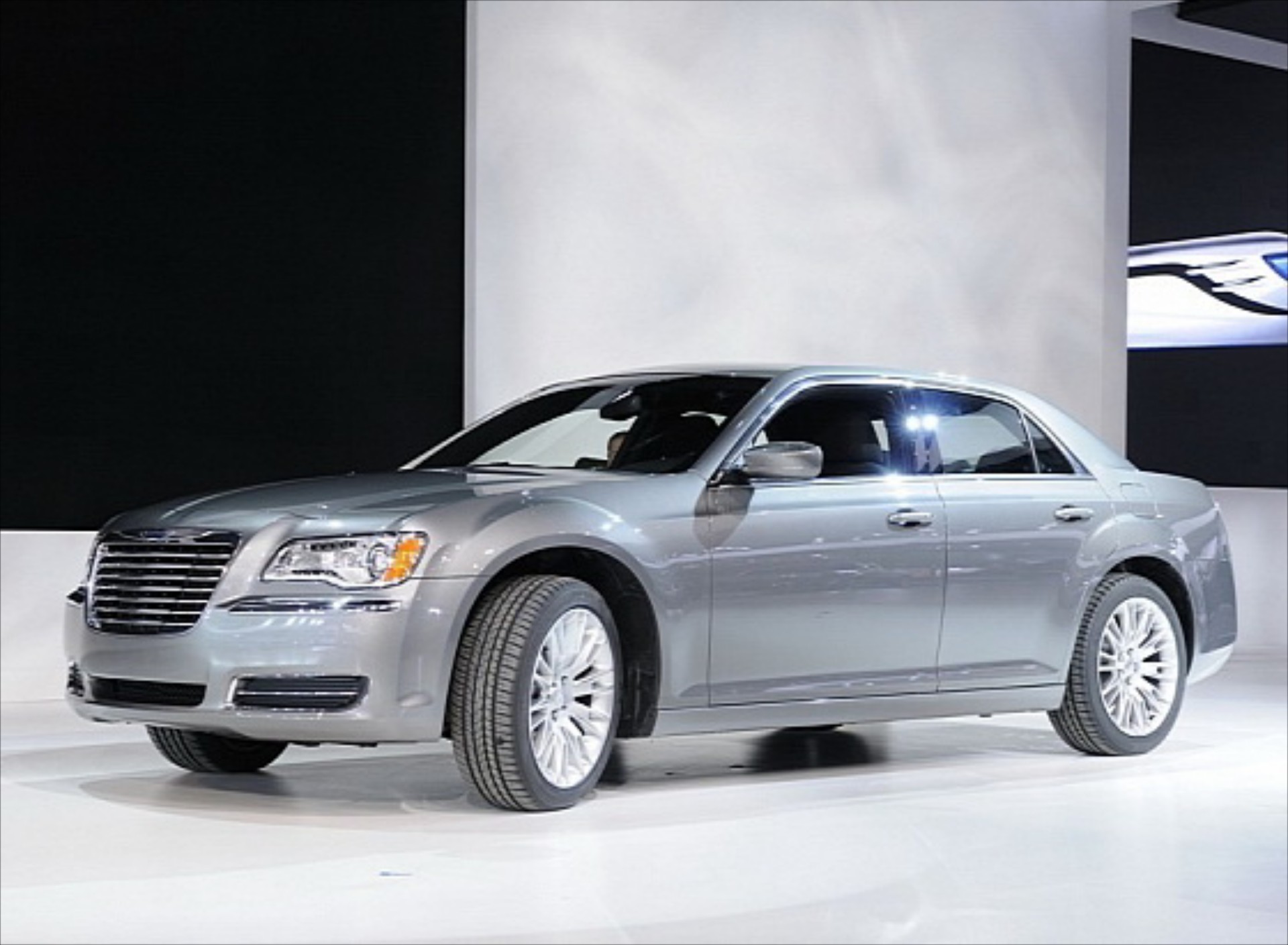 Υβριδικό Chrysler 300 το 2013