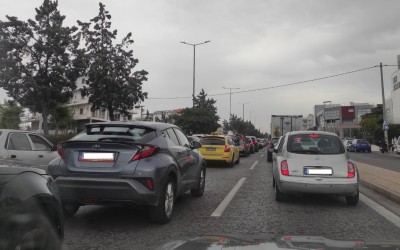 Κίνηση τώρα: Μποτιλιάρισμα σε Κηφισίας, Κηφισό και Αττική οδό (Χάρτης)