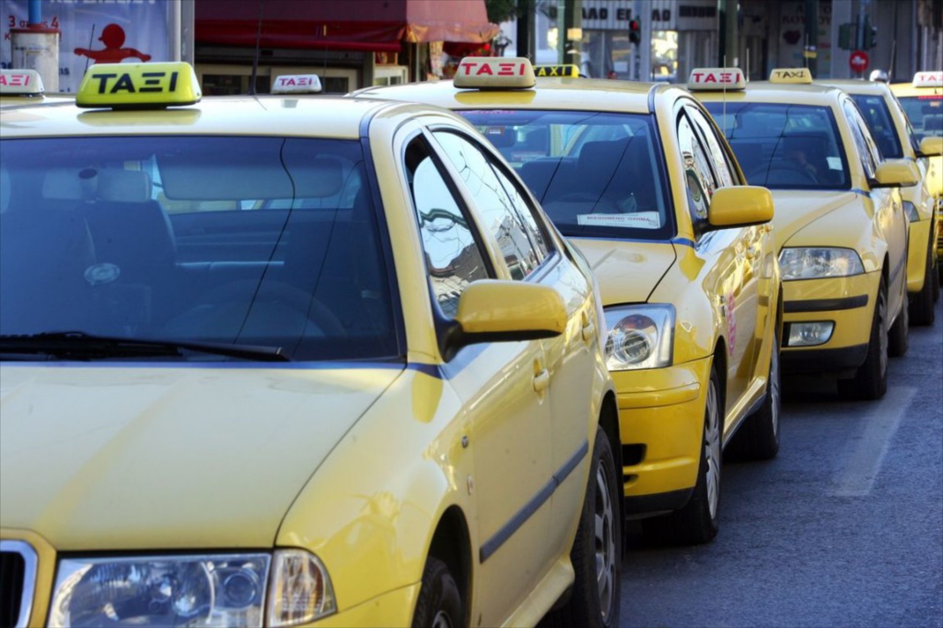 Έκτακτο: Στάση εργασίας των ΤΑΞΙ την Πέμπτη, 24ωρη απεργία στις 22 Νοεμβρίου