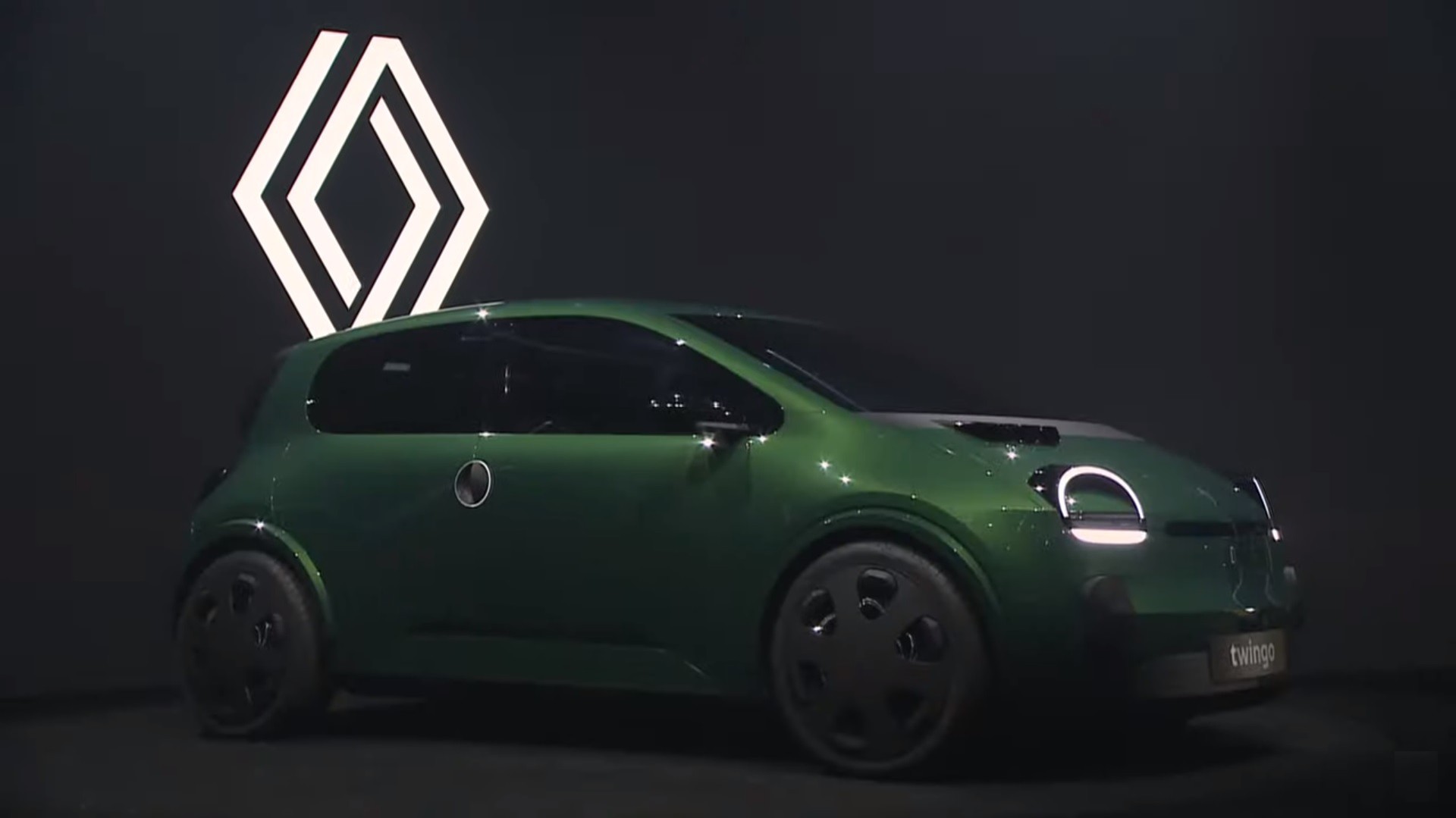 Επίσημο: Νέο Renault Twingo – Πότε έρχεται το φθηνό και ρετρό ηλεκτρικό [video]