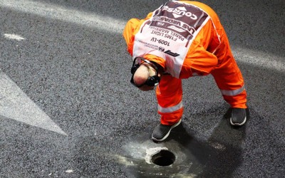 F1: Χάος στο Λας Βέγκας - Έσκασε καπάκι από φρεάτιο διαλύοντας τη Ferrari του Sainz [video]