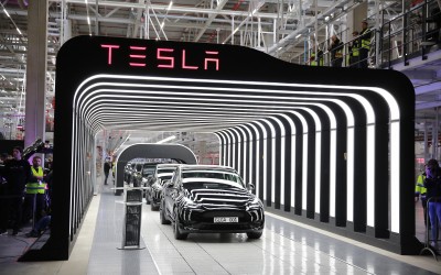 Τι συμβαίνει με τα Tesla; Δεν υπάρχουν ανταλλακτικά για επισκευές;
