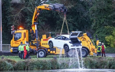 Πώς το νέο Lancia Ypsilon EV βρέθηκε βυθισμένο; Τι κακό βρήκε τη Stellantis; 