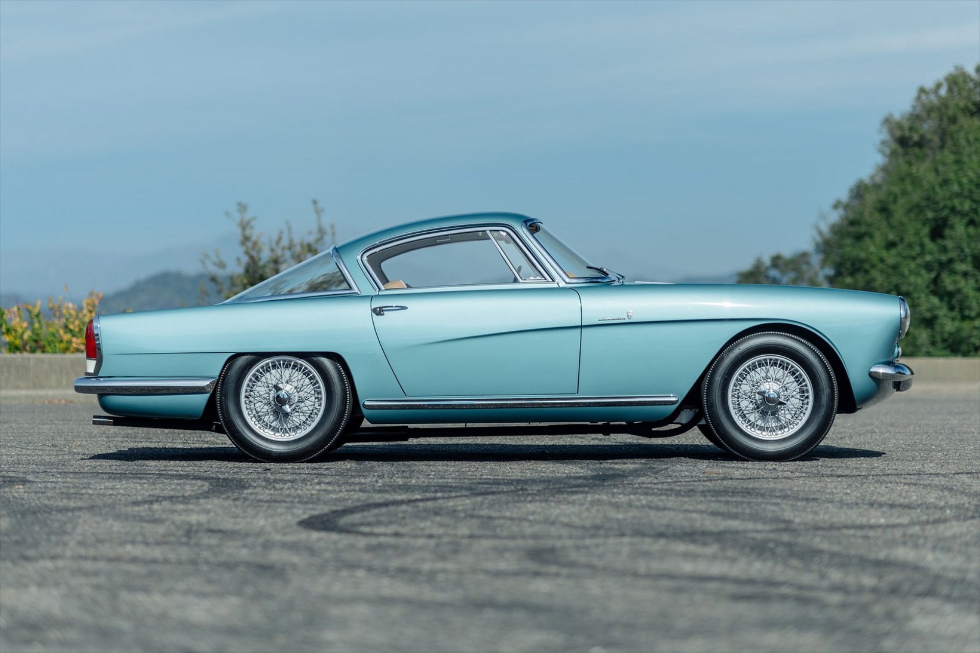 Αυτή είναι η μοναδική Aston Martin DB2/4 Coupe – Πόσο πουλήθηκε;