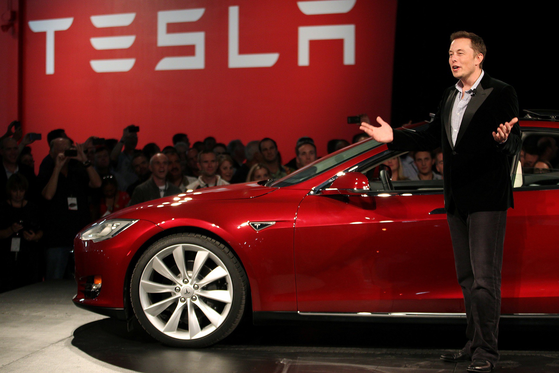 H Tesla στα σχοινιά - Κατηγορείται ότι γνώριζε αλλά απέκρυπτε σοβαρά προβλήματα στα μοντέλα της
