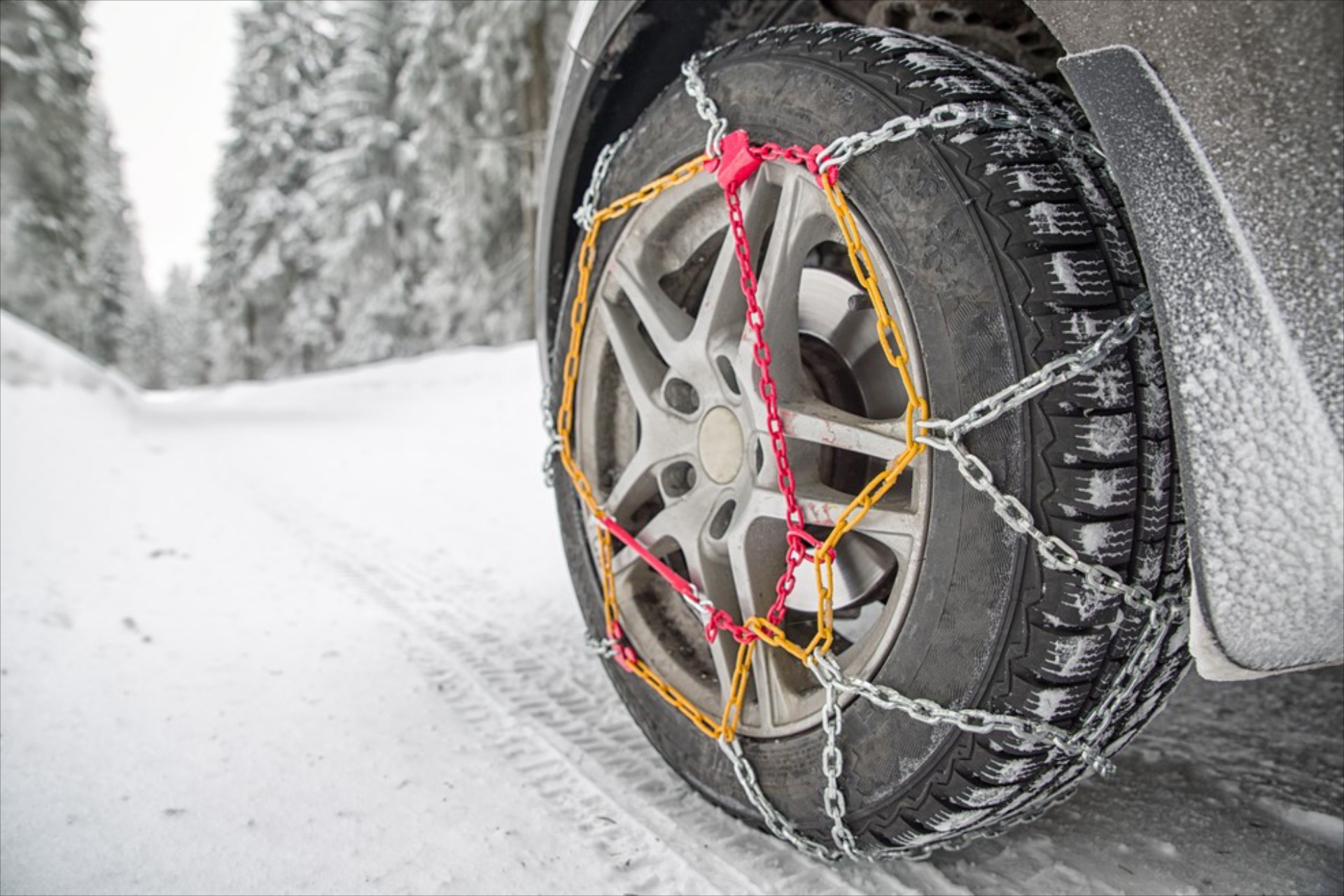 Αστυνομία: Σε ποιες περιοχές είναι υποχρεωτικές οι αλυσίδες χιονιού 