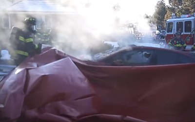 Ηλεκτρικό Jaguar I-Pace πήρε φωτιά και το έσβησαν με κουβέρτα [video] 