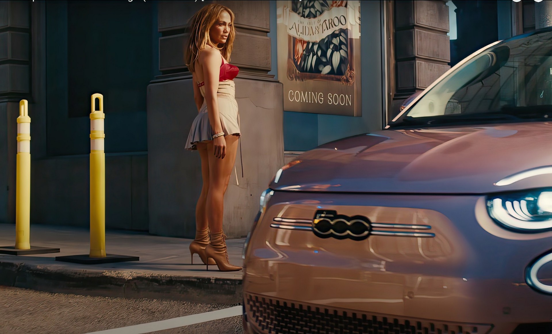 Η JLo διαφημίζει το νέο Fiat 500e και ρίχνει το ίντερνετ [video]