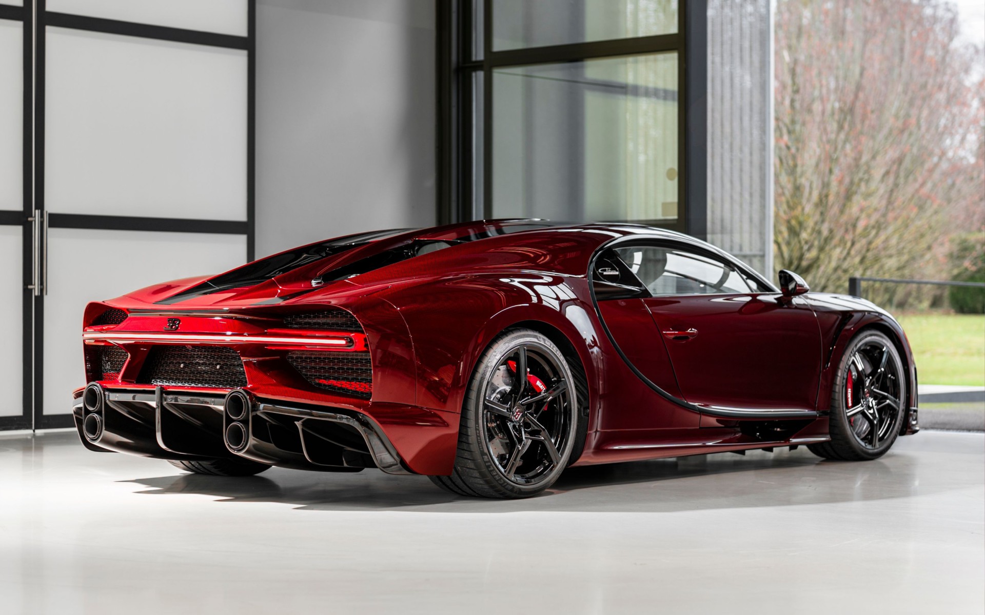 Ο Κόκκινος Δράκος των αυτοκινήτων - Στοιχίζει 3,5 εκατ. ευρώ! 