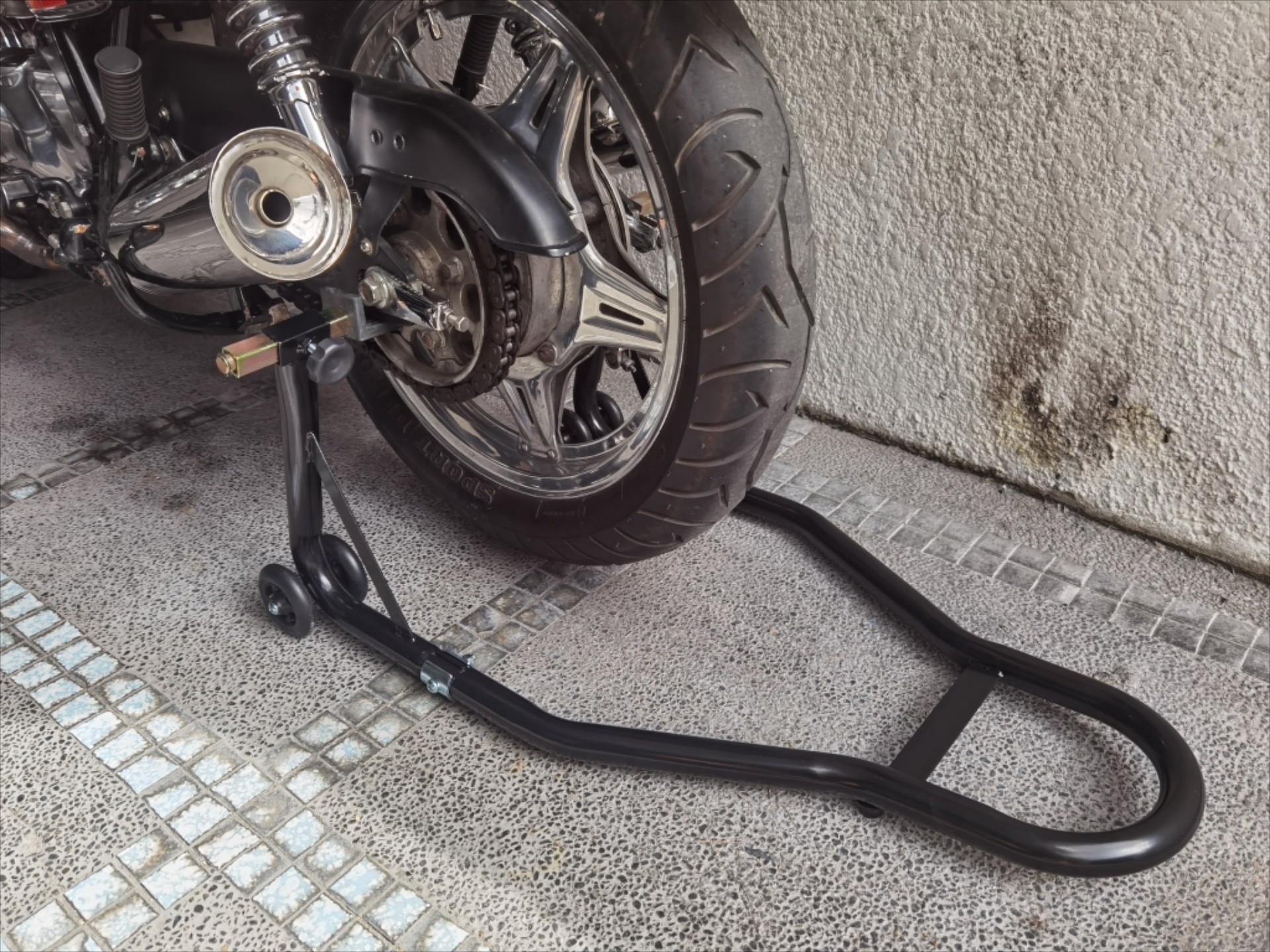 Θεσσαλονίκη: Νεαροί έκλεψαν μηχανή και ζητούσαν λεφτά για να την επιστρέψουν!